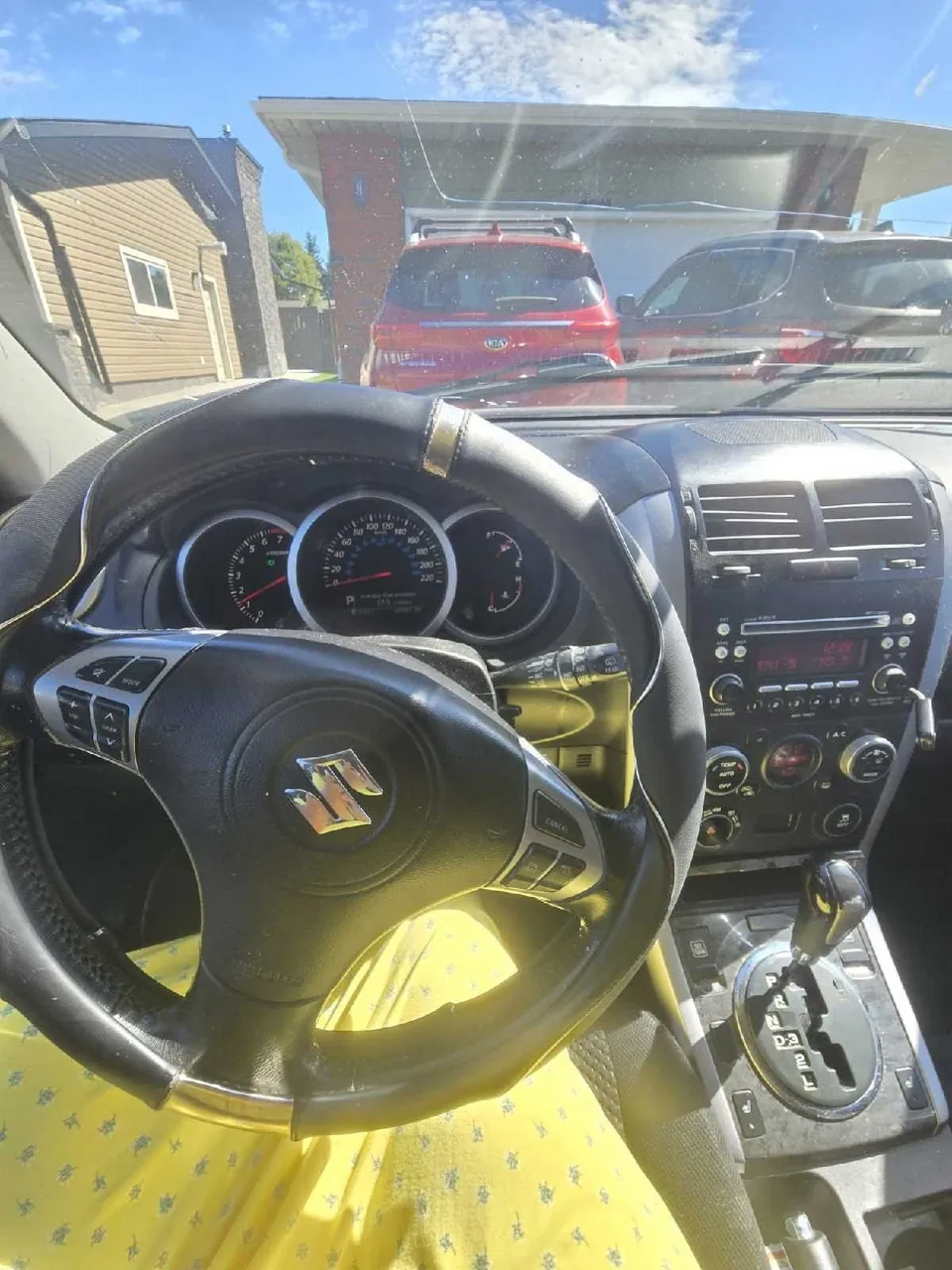 Suzuki Grand Vitara 2012 photo 2