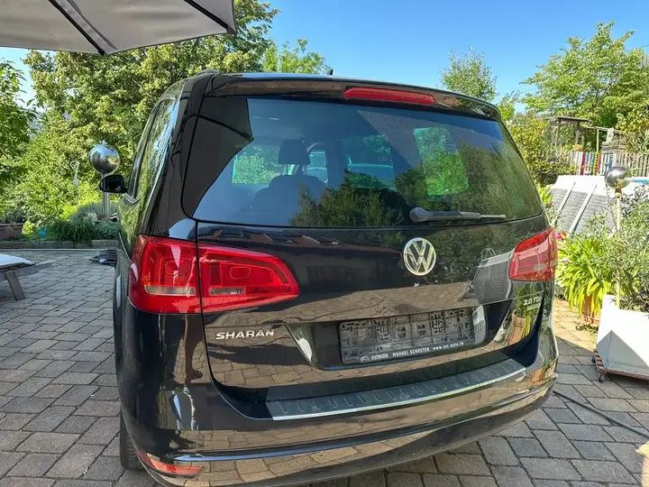 Volkswagen Sharan 2011 photo 2