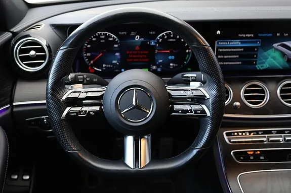 Mercedes-Benz E300 E 2022 photo 4