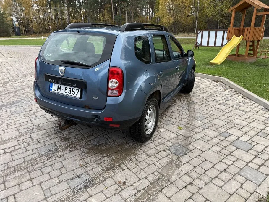 Dacia Duster 2010 photo 4