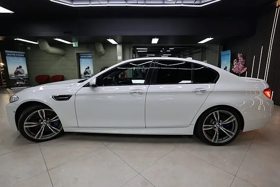 BMW M5 2012 photo 5