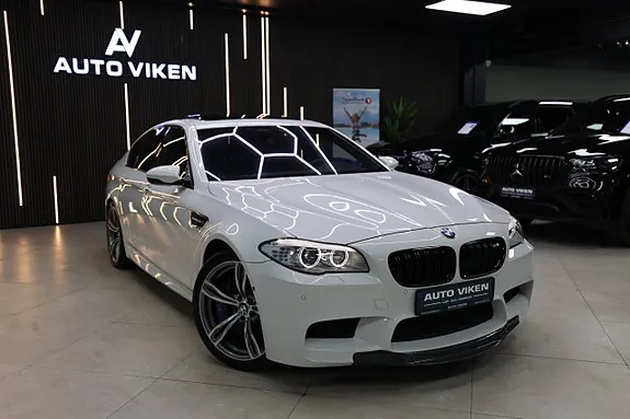 BMW M5 2012 photo 2