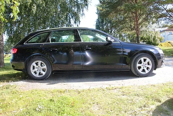 Audi A4 2012 photo 3