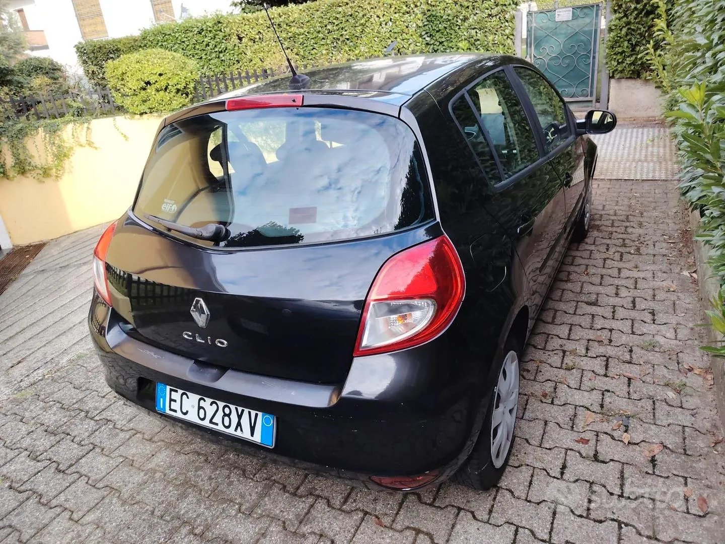 Renault Clio 2010 photo 3