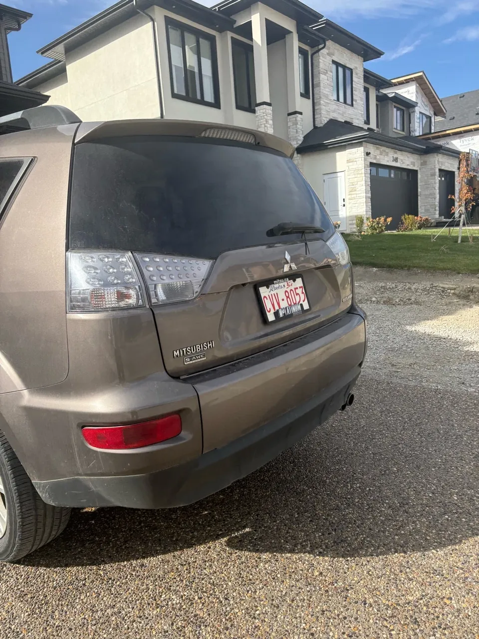 Mitsubishi Outlander 2013 photo 2