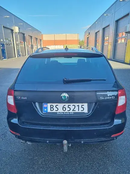 Skoda Superb 2013 photo 4