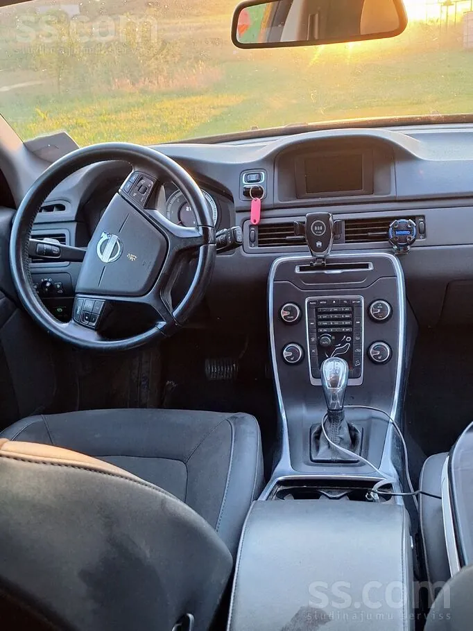 Volvo Xc 70 2013 photo 2