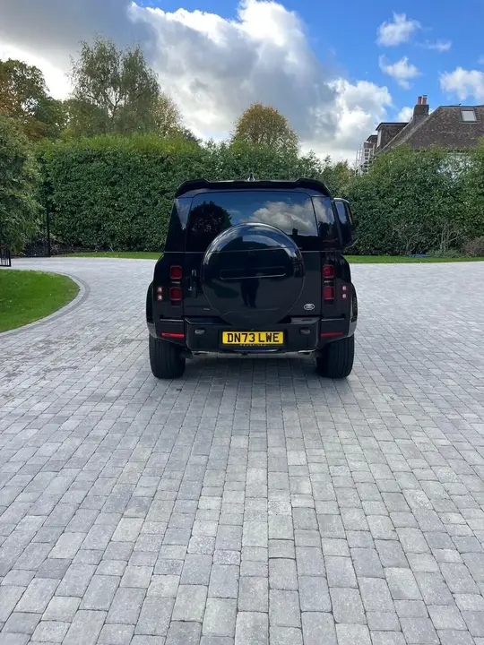 Land Rover Defender 110 2023 photo 4