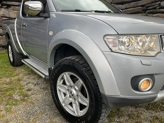 Mitsubishi L200 2013 photo 4