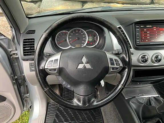 Mitsubishi L200 2013 photo 5