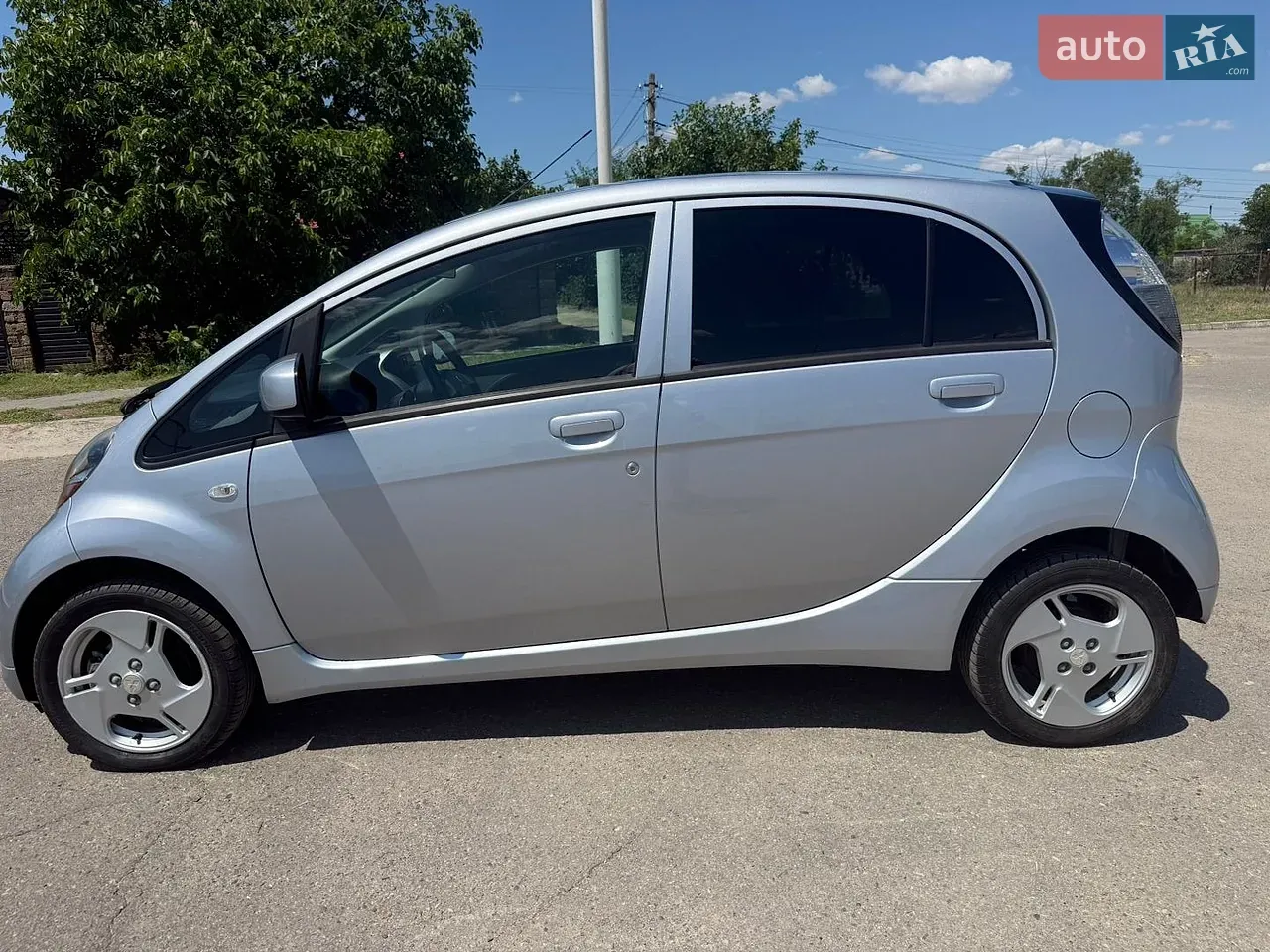 Mitsubishi I-Miev 2010 photo 5
