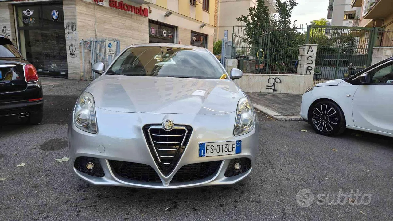 Alfa Romeo Giulietta 2013 photo 2