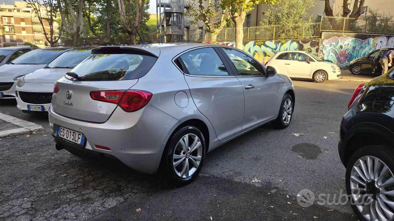 Alfa Romeo Giulietta 2013 photo 4