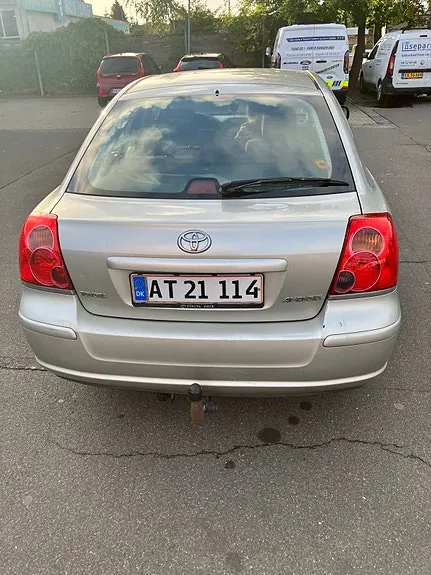 Toyota Avensis 2006 photo 2
