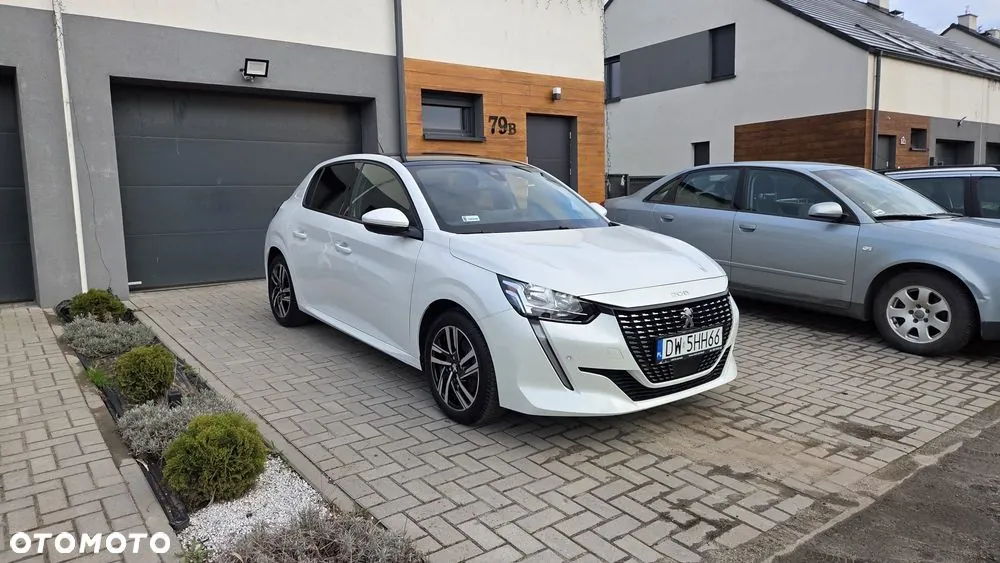 Peugeot 208 2020 photo 2
