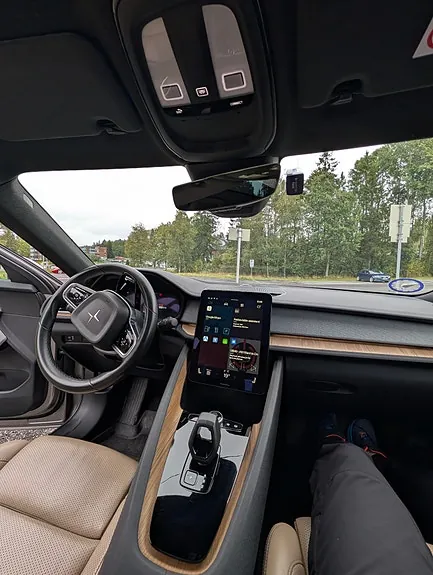 Polestar 2 2021 photo 3