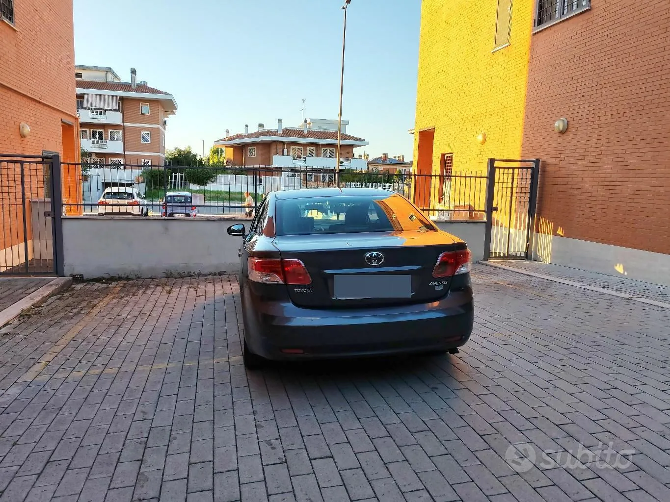 Toyota Avensis 2011 photo 3