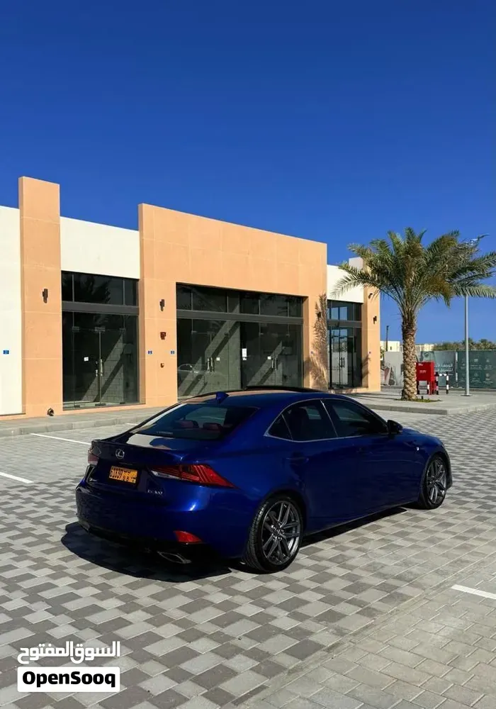 Lexus Is 2018 photo 2