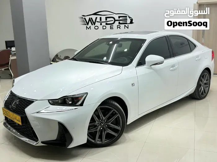 Lexus Is 2018 photo 5