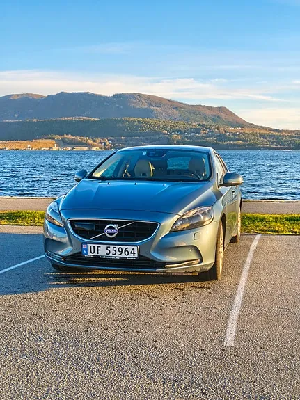 Volvo V40 2013 photo 2