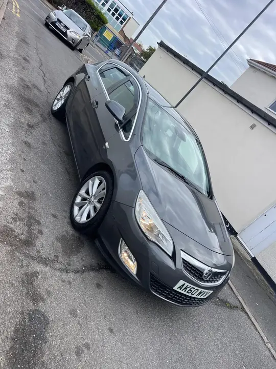 Vauxhall Astra 2010 photo 5
