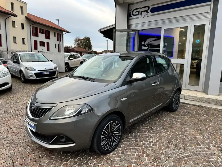 Lancia Ypsilon