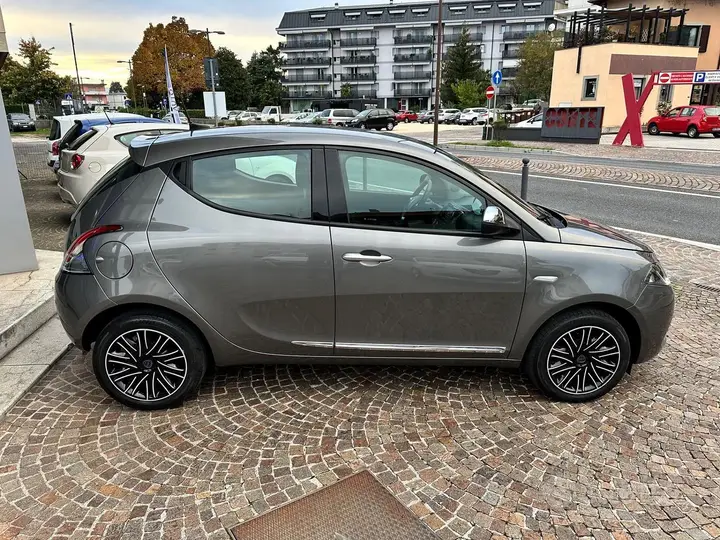 Lancia Ypsilon 2022 photo 4