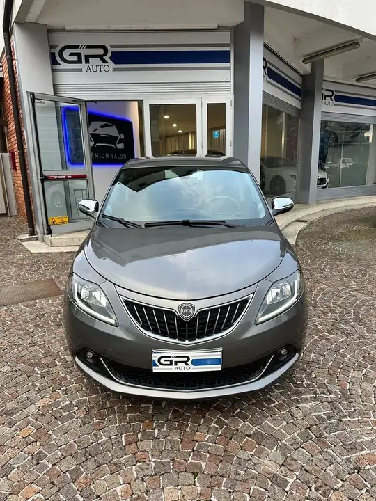 Lancia Ypsilon 2022 photo 2