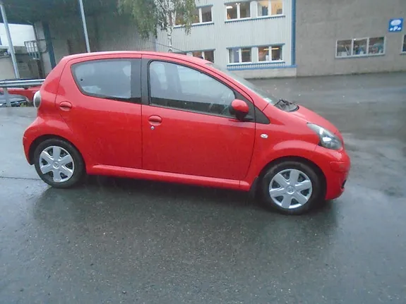 Toyota Aygo 2010 photo 5