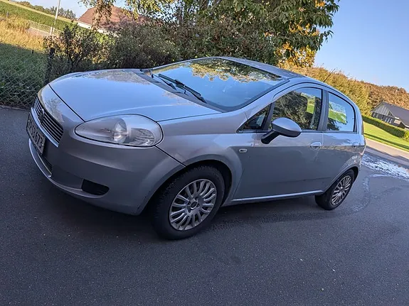 Fiat Grande Punto 2008 photo 3