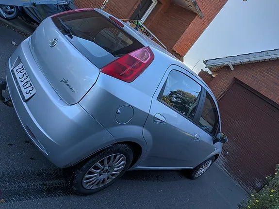 Fiat Grande Punto 2008 photo 2