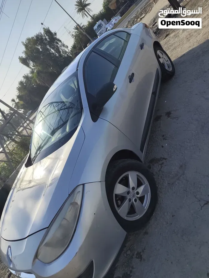Renault Fluence 2011 photo 5