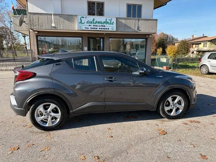 Toyota C-Hr 2018 photo 3