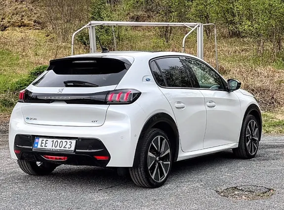 Peugeot E-208 2022 photo 4