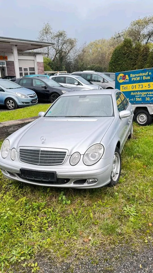 Mercedes-Benz E 200