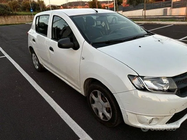 Dacia Sandero 2014 photo 3