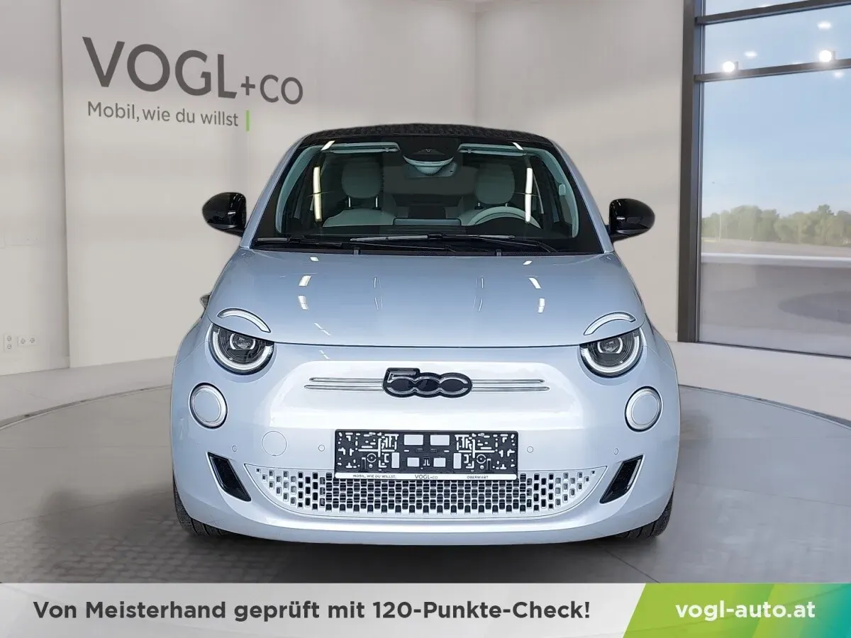 Fiat 500E photo 2