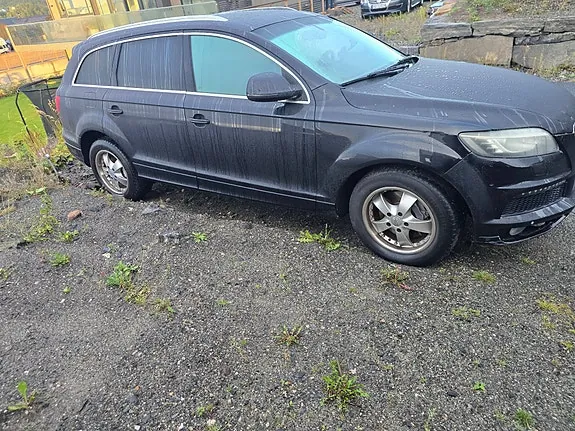 Audi Q7 2012 photo 3