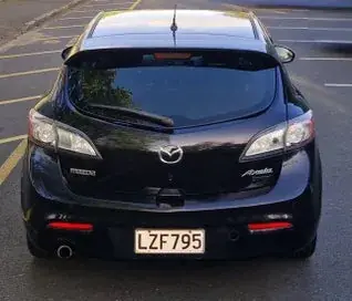 Mazda Axela 2010 photo 4