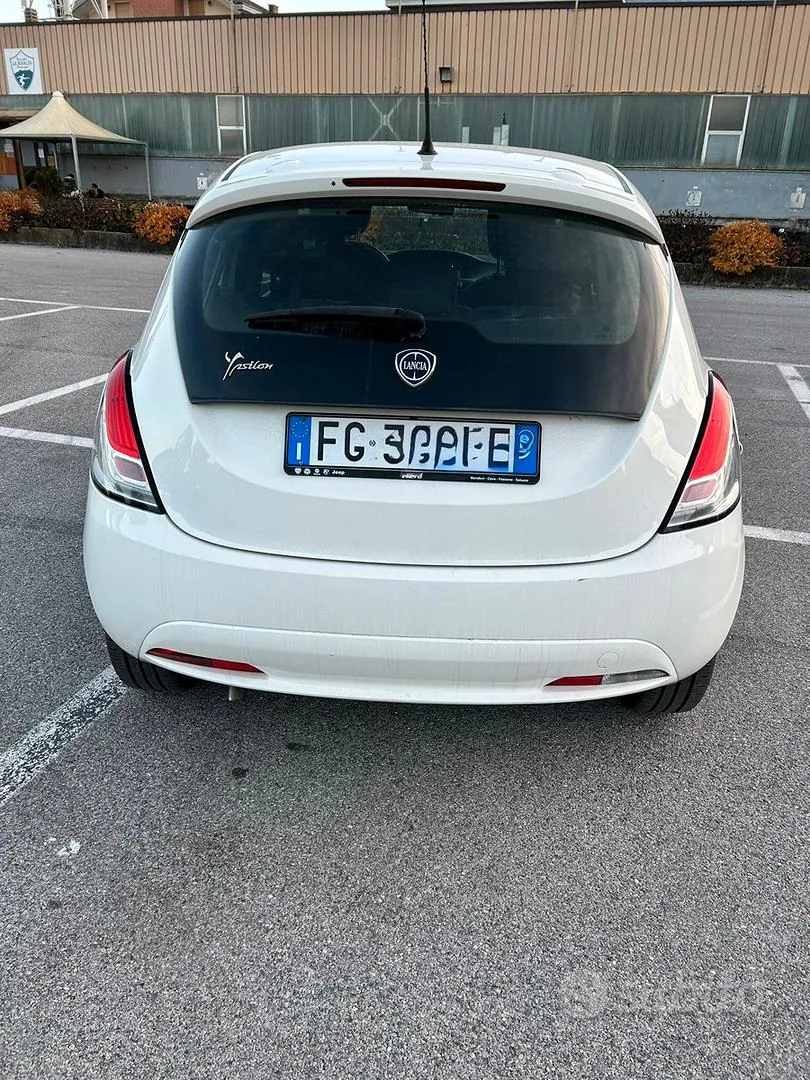 Lancia Ypsilon 2017 photo 2