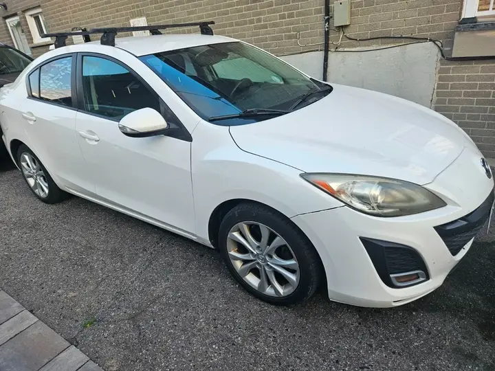 Mazda Mazda3 2010 photo 2