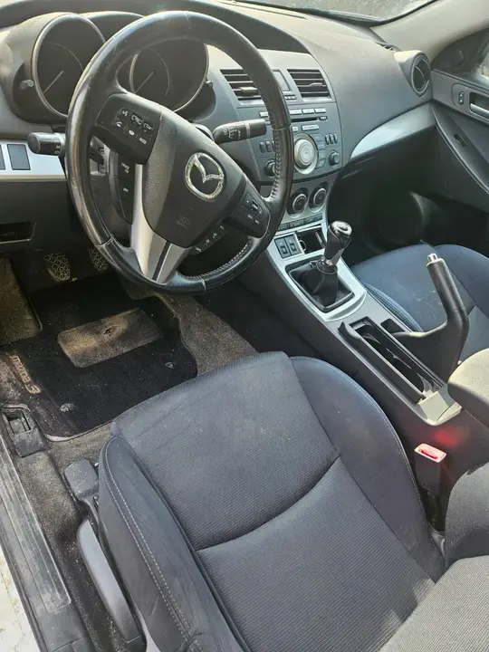 Mazda Mazda3 2010 photo 4