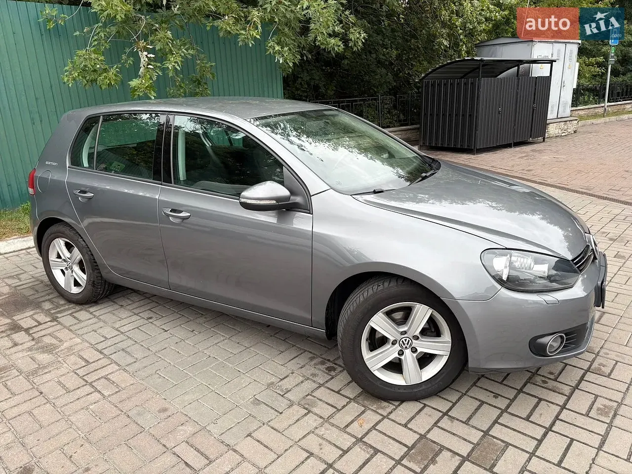 Volkswagen Golf 2012 photo 2