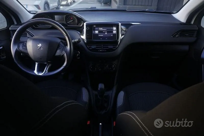 Peugeot 208 2016 photo 2