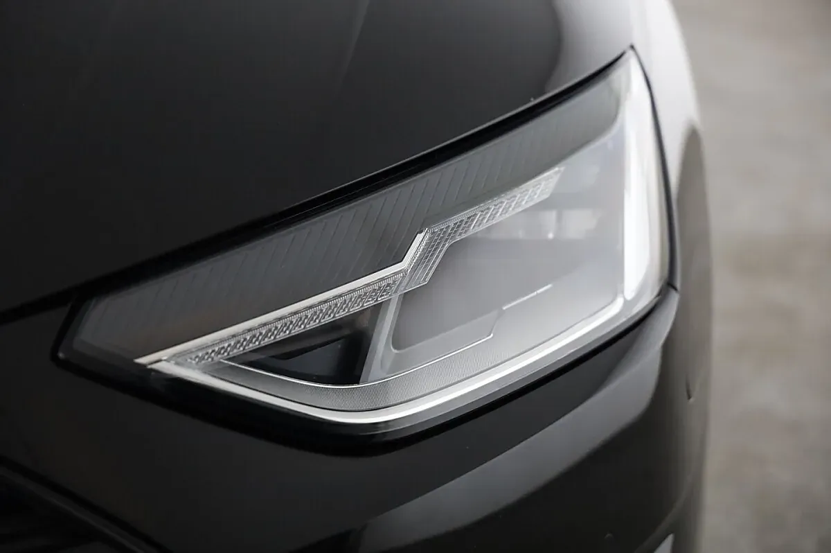 Audi A4 2022 photo 3