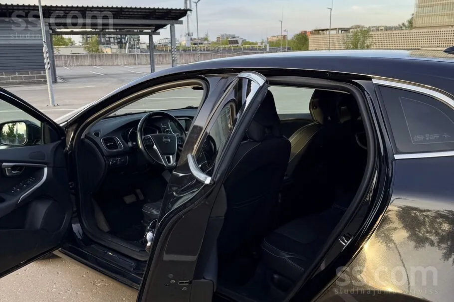 Volvo V40 2013 photo 3
