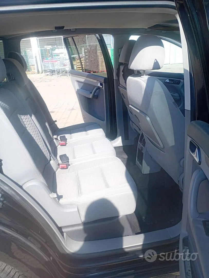 Volkswagen Touran 2008 photo 4