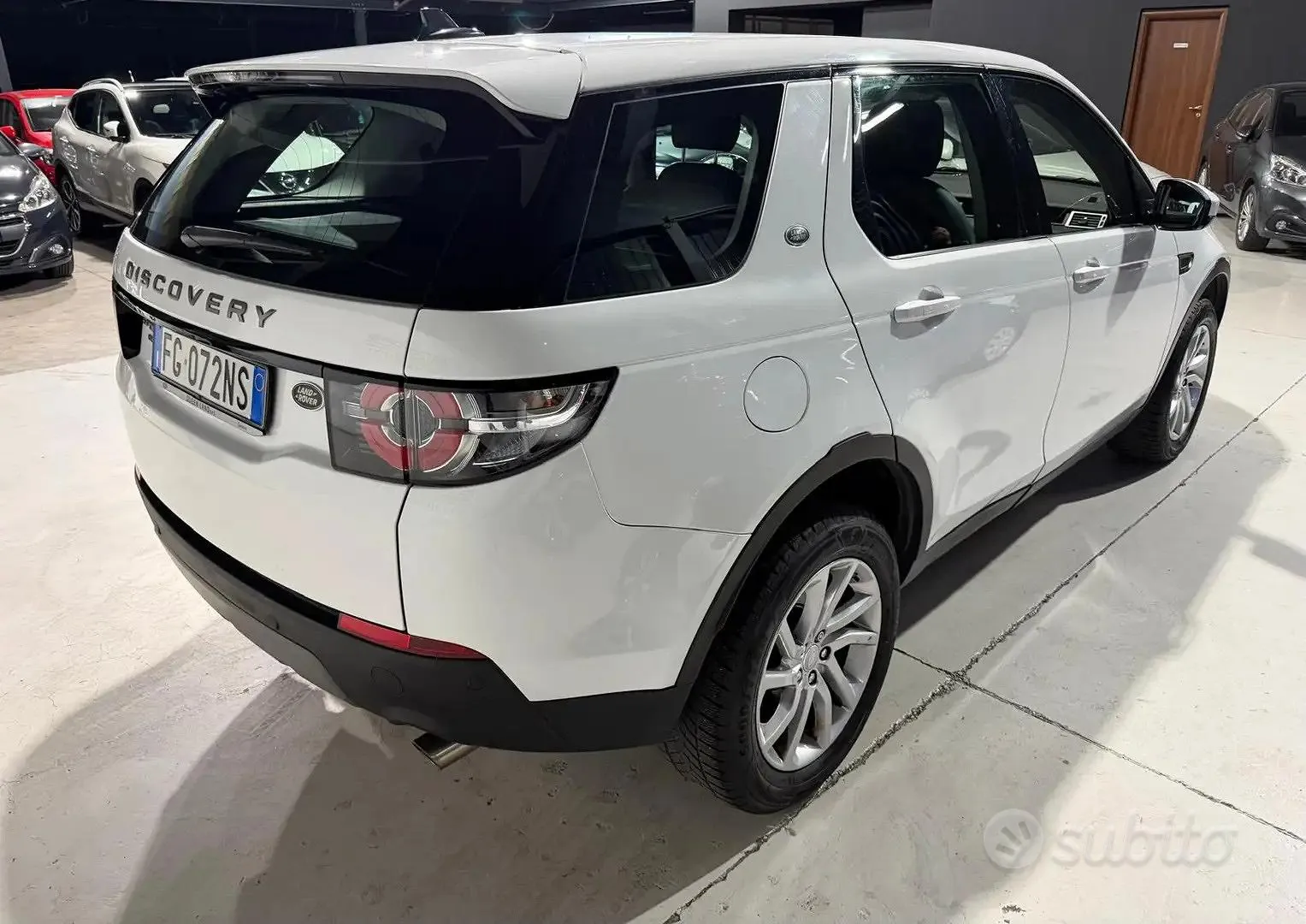 Land Rover Discovery Sport 2017 photo 4