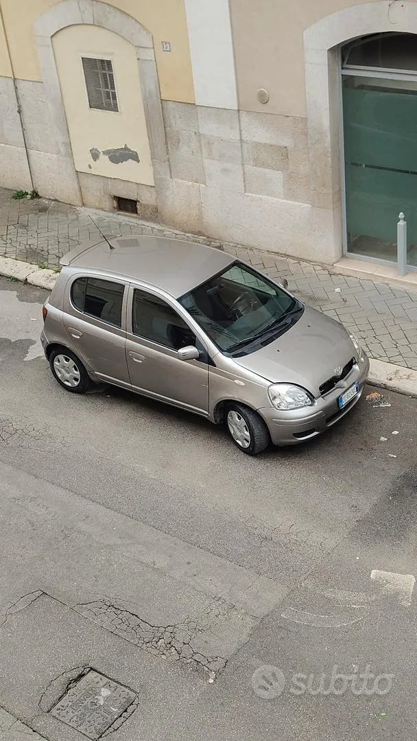 Toyota Yaris 2003 photo 3