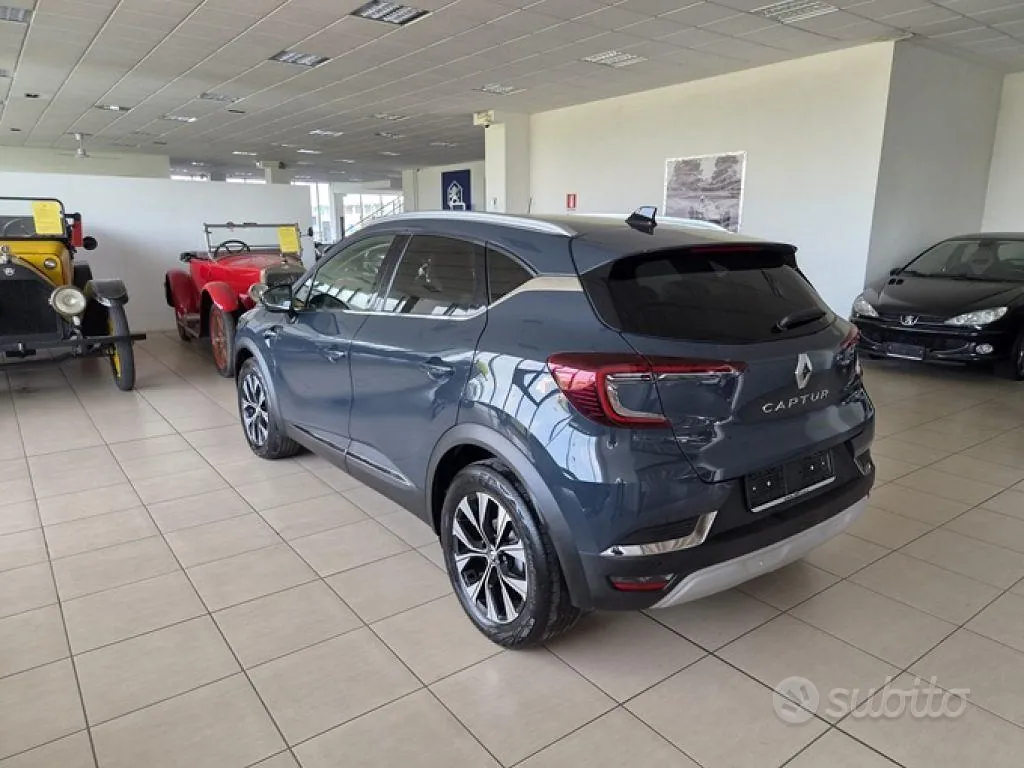 Renault Captur 2023 photo 3